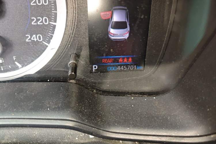 Used Toyota Levin 2019 Dual-Engine 1.8H E-CVT Entry-Level Model China VI Standard Odometer Close Up