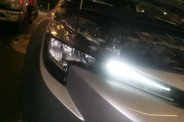 Used Toyota Levin 2019 Dual-Engine 1.8H E-CVT Luxury Edition China VI Standard Right Front Headlight