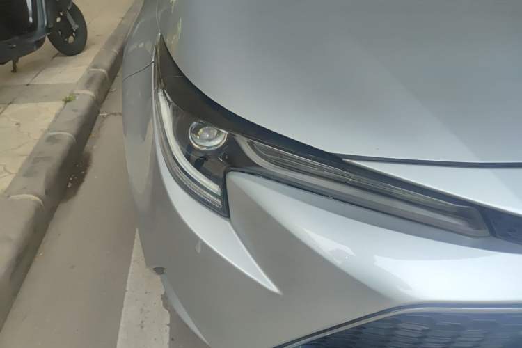 Used Toyota Levin 2019 Dual-Engine 1.8H E-CVT Sport Edition China VI Standard Right Front Headlight