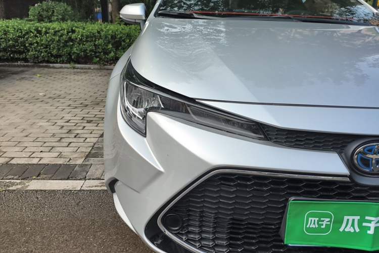 Used Toyota Levin 2019 Dual-Engine 1.8H E-CVT Luxury Edition China VI Standard Right Front Headlight