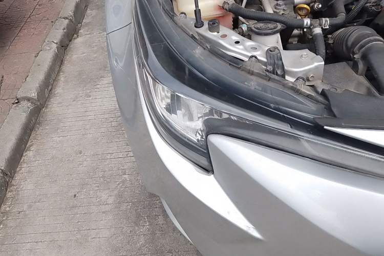 Used Toyota Levin 2019 Dual-Engine 1.8H E-CVT Entry-Level Model China VI Standard Right Front Headlight