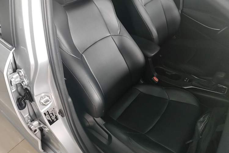 Used Toyota Levin 2019 Dual-Engine 1.8H E-CVT Sport Edition China VI Standard Right Front Seat