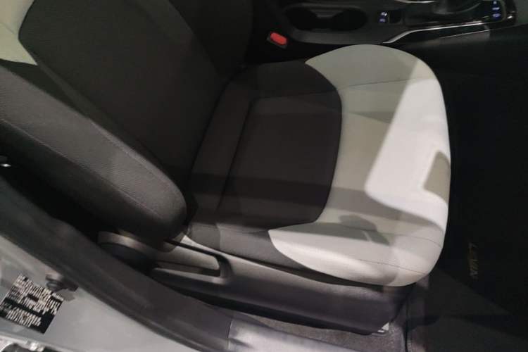 Used Toyota Levin 2019 185T CVT Luxury Edition China VI Standard Right Front Seat