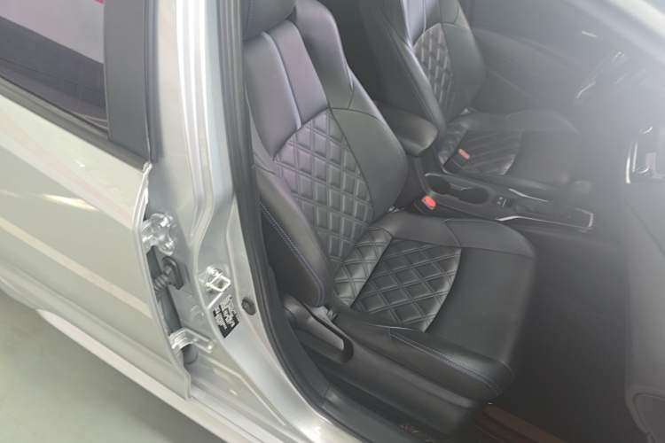 Used Toyota Levin 2019 185T CVT Luxury Edition China VI Standard Right Front Seat