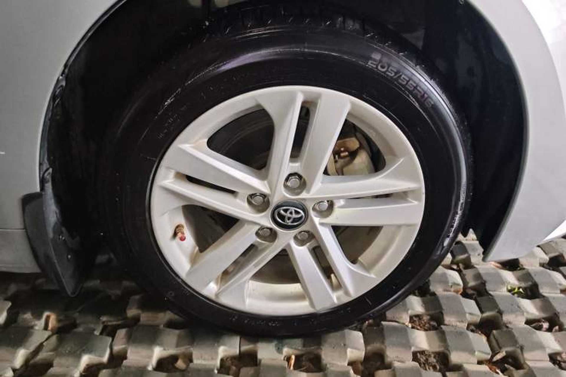 Used Toyota Levin 2019 185T CVT Luxury Edition China VI Standard Right Front Wheel Hub