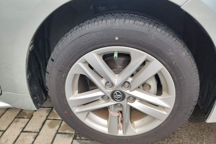 Used Toyota Levin 2019 Dual-Engine 1.8H E-CVT Luxury Edition China VI Standard Right Front Wheel Hub