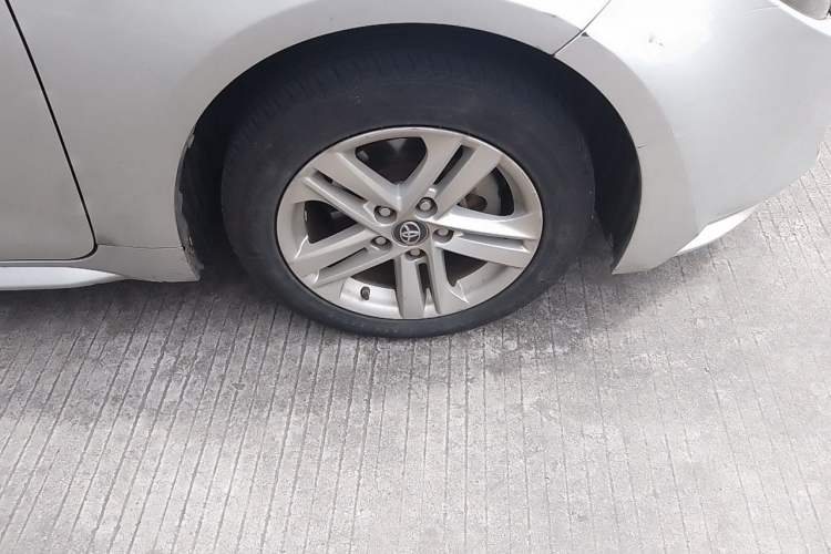 Used Toyota Levin 2019 Dual-Engine 1.8H E-CVT Entry-Level Model China VI Standard Right Front Wheel Hub