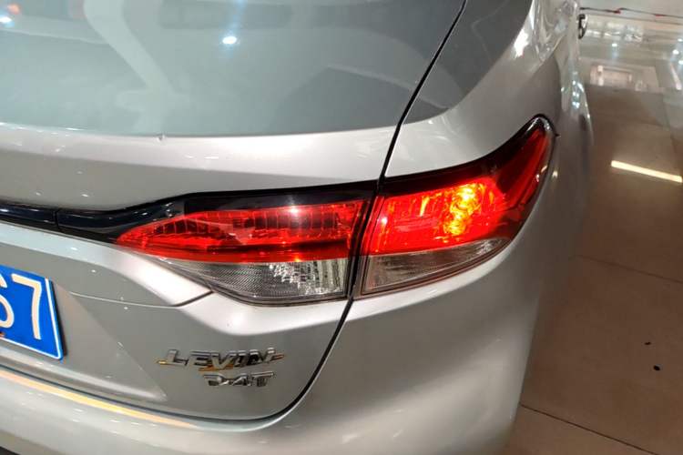 Used Toyota Levin 2019 185T CVT Entry-Level Version China VI Standard Right Rear Taillight