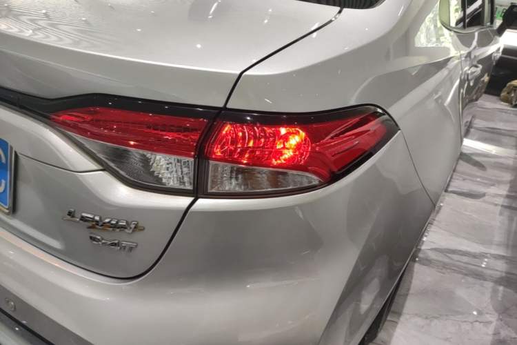 Used Toyota Levin 2019 185T CVT Luxury Edition China VI Standard Right Rear Taillight