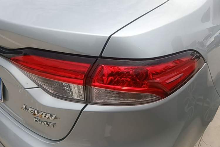 Used Toyota Levin 2019 185T CVT Entry-Level Version China VI Standard Right Rear Taillight