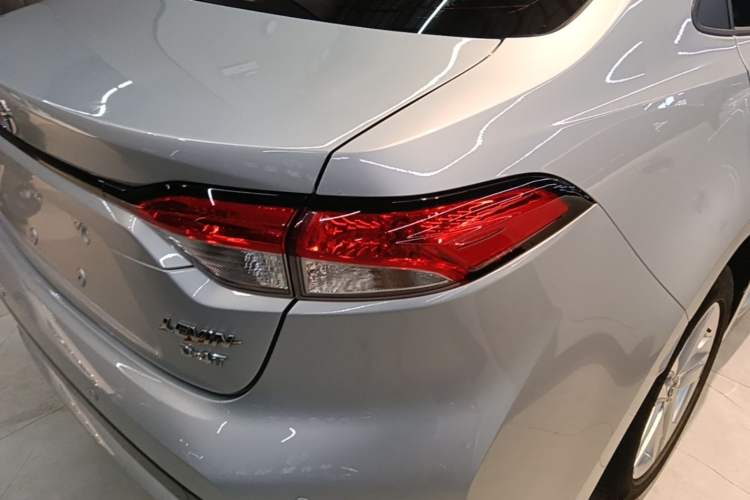 Used Toyota Levin 2019 185T CVT Luxury Edition China VI Standard Right Rear Taillight