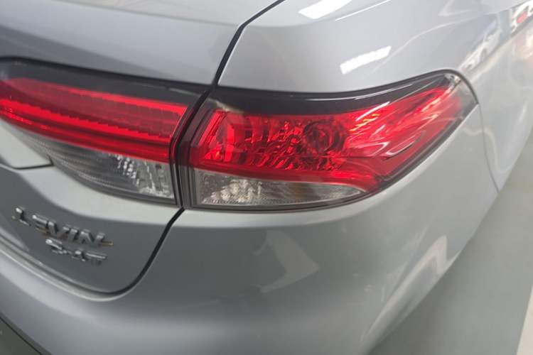 Used Toyota Levin 2019 185T CVT Luxury Edition China VI Standard Right Rear Taillight