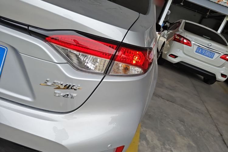Used Toyota Levin 2019 185T CVT Luxury Edition China VI Standard Right Rear Taillight