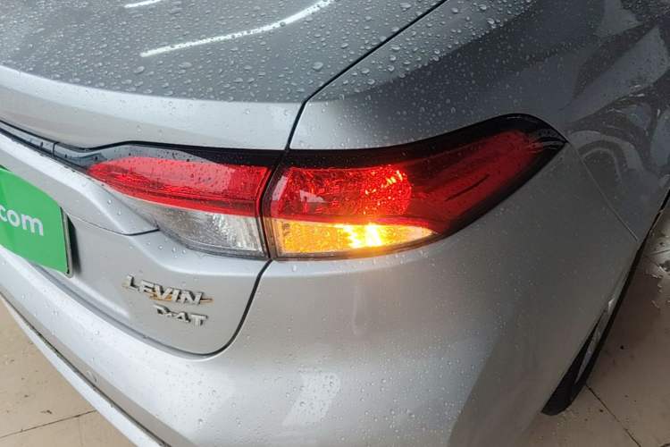 Used Toyota Levin 2019 185T CVT Luxury Edition China VI Standard Right Rear Taillight