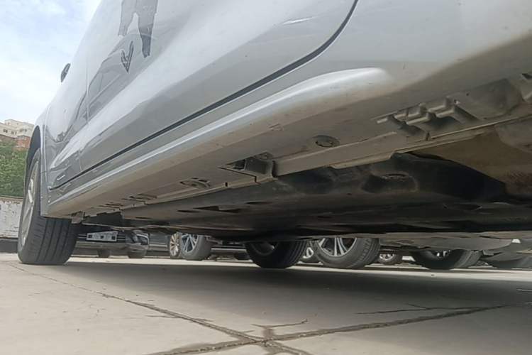 Used Toyota Levin 2019 185T CVT Entry-Level Version China VI Standard Right Side Sill