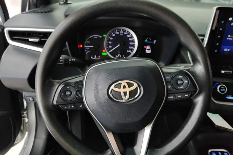 Used Toyota Levin 2019 Dual-Engine 1.8H E-CVT Luxury Edition China VI Standard Steering Wheel