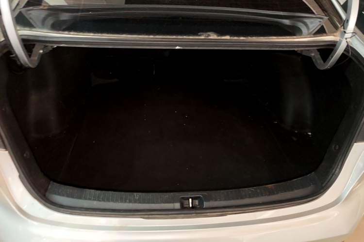 Used Toyota Levin 2019 185T CVT Entry-Level Version China VI Standard Trunk