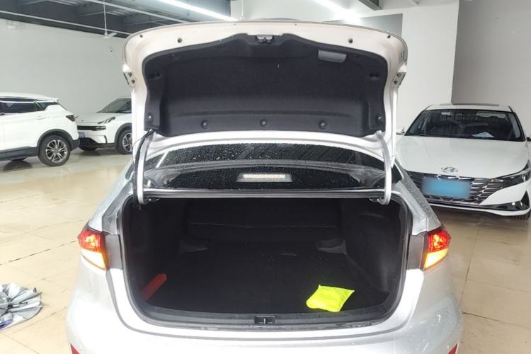 Used Toyota Levin 2019 185T CVT Luxury Edition China VI Standard Trunk