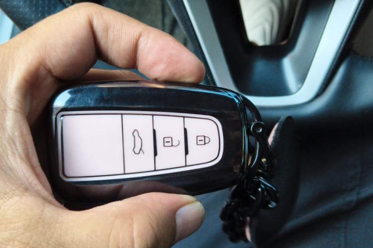 Used Toyota Levin 2019 185T CVT Luxury Edition China VI Standard Vehicle Key