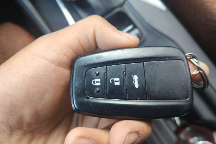 Used Toyota Levin 2019 Dual-Engine 1.8H E-CVT Luxury Edition China VI Standard Vehicle Key
