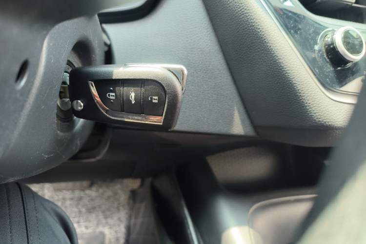 Used Toyota Levin 2019 185T CVT Entry-Level Version China VI Standard Vehicle Key