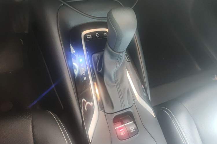 Used Toyota Levin 2019 Dual-Engine 1.8H E-CVT Sport Edition China VI Standard Vehicle Key