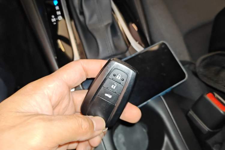 Used Toyota Levin 2019 185T CVT Luxury Edition China VI Standard Vehicle Key