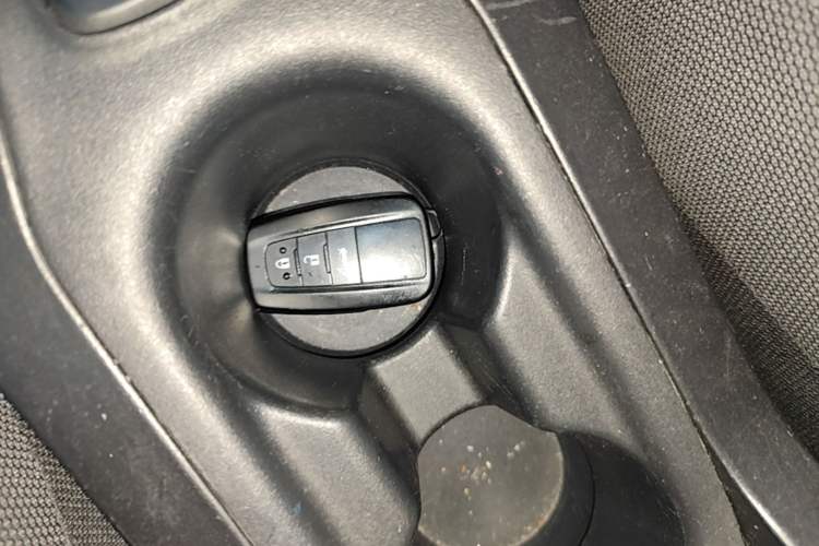 Used Toyota Levin 2019 Dual-Engine 1.8H E-CVT Luxury Edition China VI Standard Vehicle Key