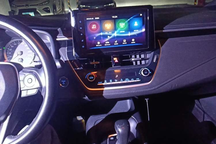 Used Toyota Levin 2019 Dual-Engine 1.8H E-CVT Luxury Edition China VI Standard Audio And AC Panel