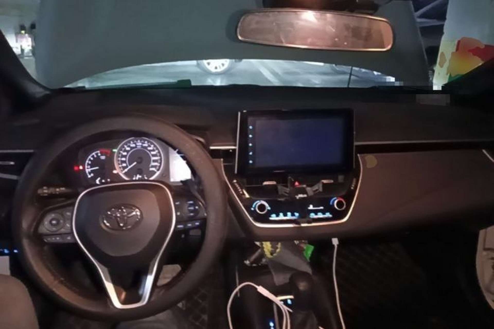 Used Toyota Levin 2019 185T CVT Luxury Edition China VI Standard Center Console