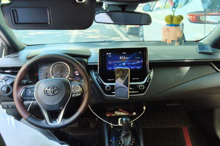 Used Toyota Levin 2019 Dual-Engine 1.8H E-CVT Luxury Edition China VI Standard Center Console