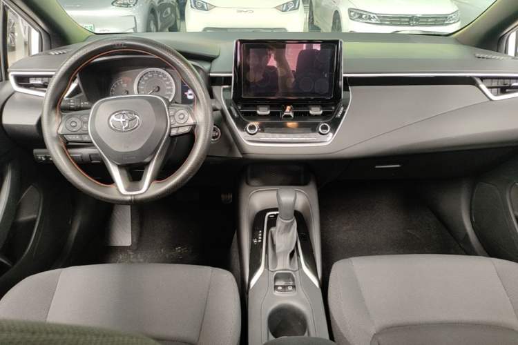 Used Toyota Levin 2019 185T CVT Luxury Edition China VI Standard Center Console