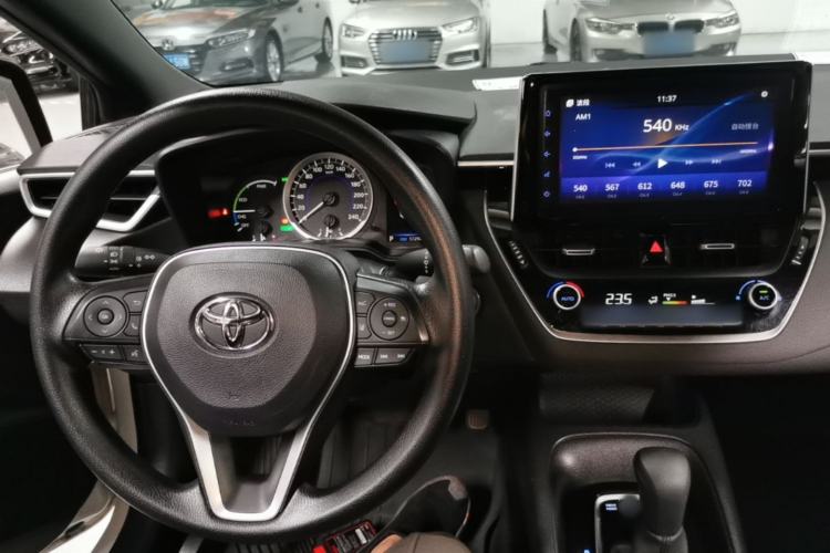 Used Toyota Levin 2019 Dual-Engine 1.8H E-CVT Luxury Edition China VI Standard Center Console