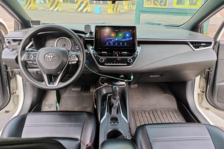 Used Toyota Levin 2019 Dual-Engine 1.8H E-CVT Luxury Edition China VI Standard Center Console