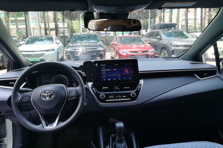 Used Toyota Levin 2019 Dual-Engine 1.8H E-CVT Luxury Edition China VI Standard Center Console