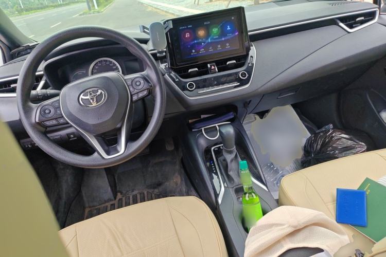 Used Toyota Levin 2019 Dual-Engine 1.8H E-CVT Luxury Edition China VI Standard Center Console