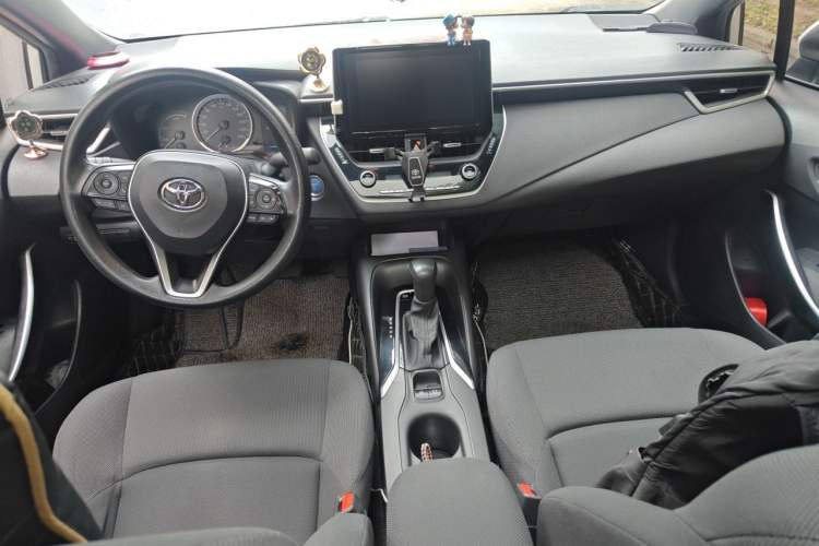 Used Toyota Levin 2019 Dual-Engine 1.8H E-CVT Luxury Edition China VI Standard Center Console