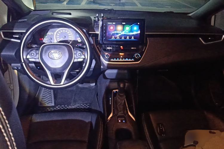 Used Toyota Levin 2019 Dual-Engine 1.8H E-CVT Luxury Edition China VI Standard Center Console
