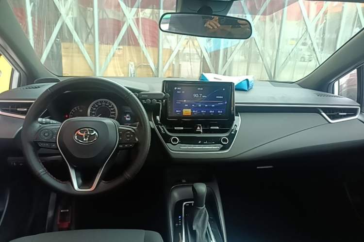 Used Toyota Levin 2019 185T CVT Luxury Edition China VI Standard Center Console