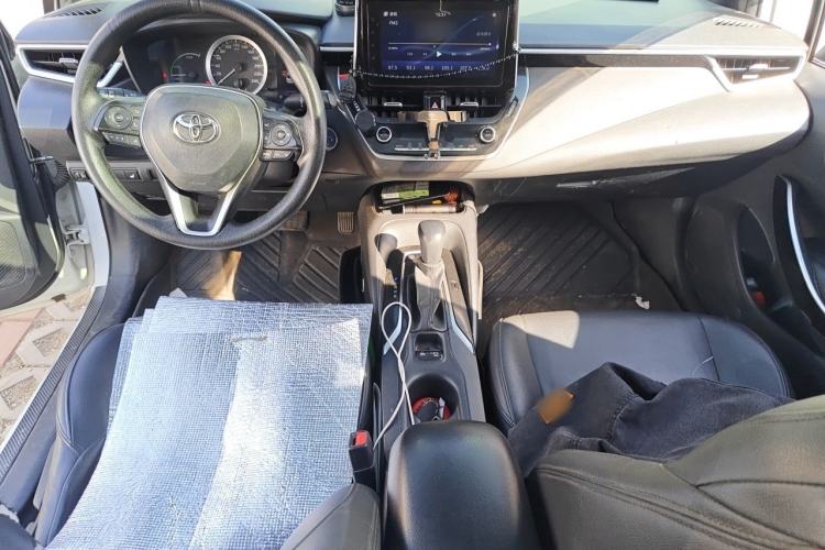 Used Toyota Levin 2019 Dual-Engine 1.8H E-CVT Luxury Edition China VI Standard Center Console