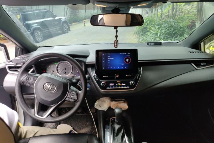 Used Toyota Levin 2019 Dual-Engine 1.8H E-CVT Luxury Edition China VI Standard Center Console