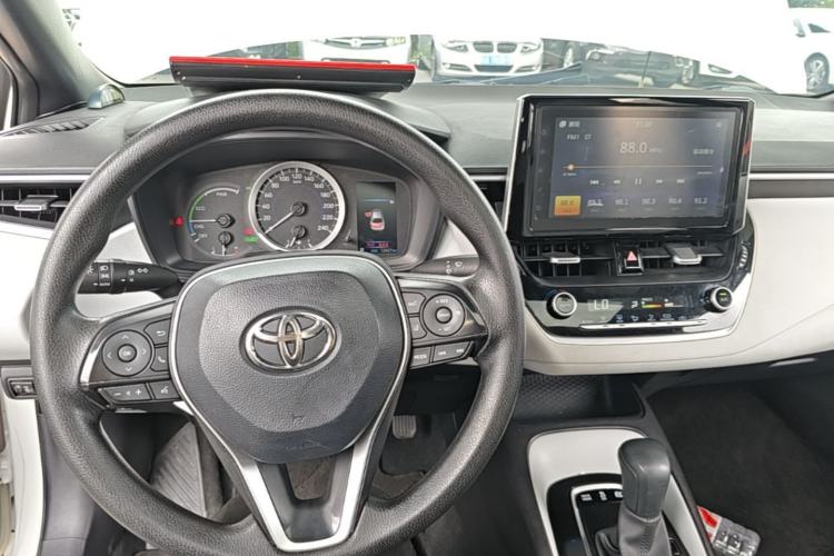Used Toyota Levin 2019 Dual-Engine 1.8H E-CVT Luxury Edition China VI Standard Center Console