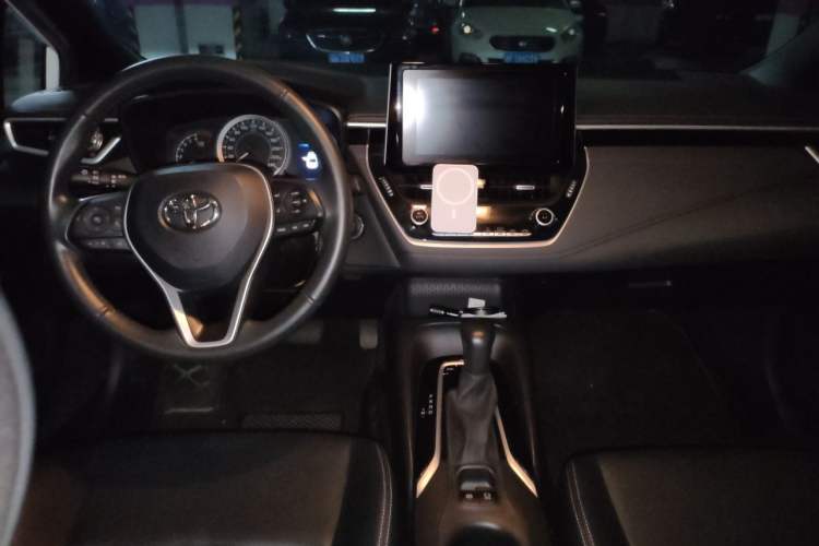 Used Toyota Levin 2019 185T CVT Luxury Edition China VI Standard Center Console