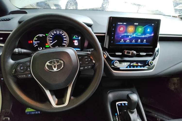 Used Toyota Levin 2019 Dual-Engine 1.8H E-CVT Luxury Edition China VI Standard Center Console