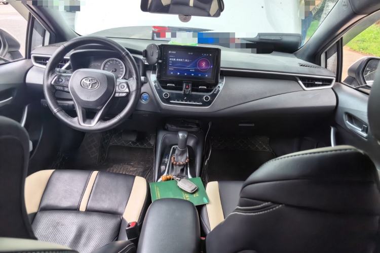 Used Toyota Levin 2019 Dual-Engine 1.8H E-CVT Luxury Edition China VI Standard Center Console