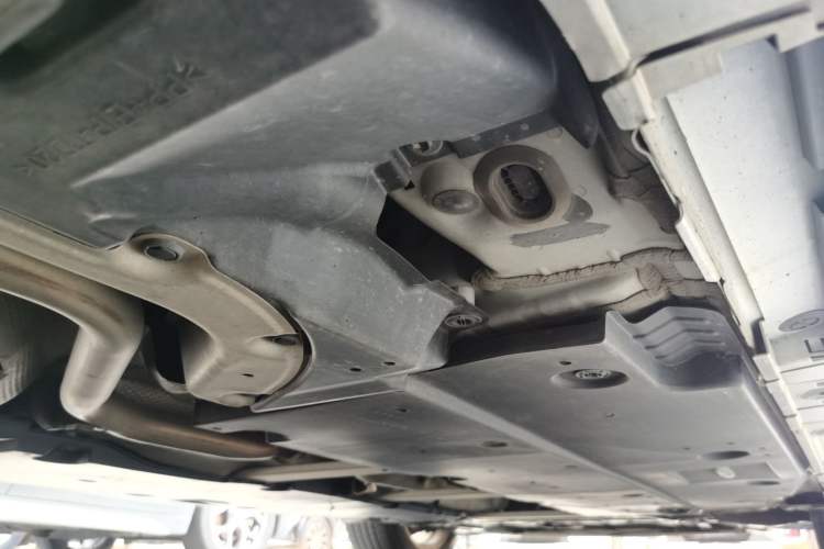 Used Toyota Levin 2019 Dual-Engine 1.8H E-CVT Luxury Edition China VI Standard Chassis Rear Right