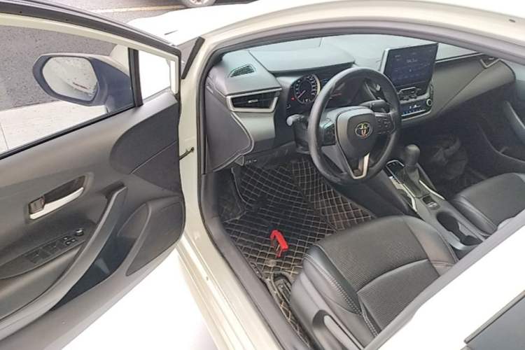 Used Toyota Levin 2019 185T CVT Luxury Edition China VI Standard Driver Seat
