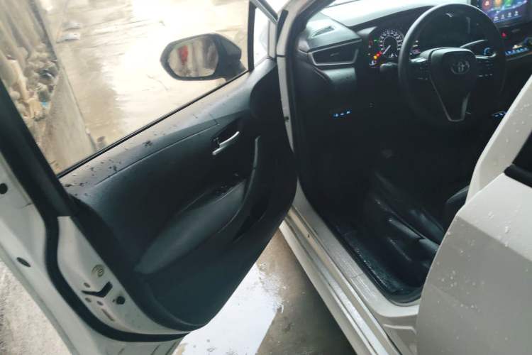 Used Toyota Levin 2019 185T CVT Luxury Edition China VI Standard Driver Seat