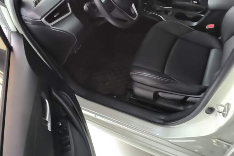 Used Toyota Levin 2019 185T CVT Luxury Edition China VI Standard Driver Seat