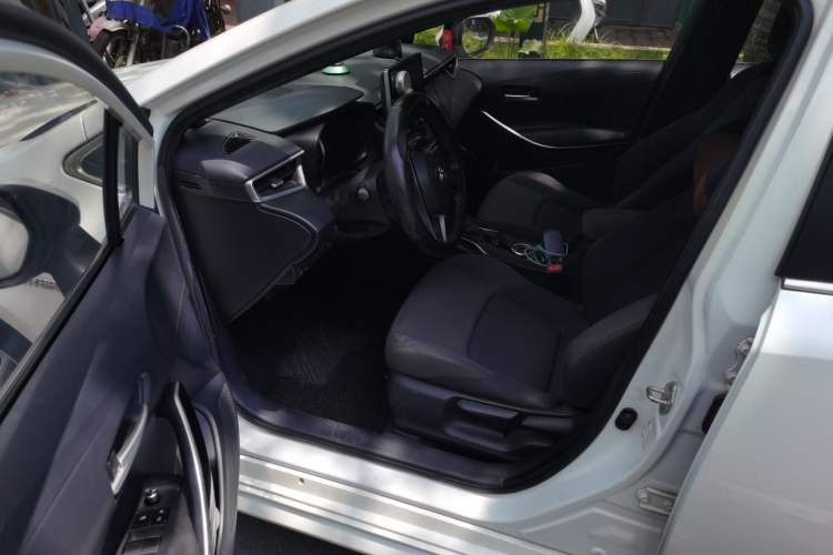 Used Toyota Levin 2019 Dual-Engine 1.8H E-CVT Luxury Edition China VI Standard Driver Seat
